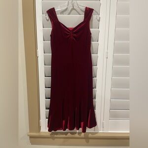 Chic Burgundy Midi Dress